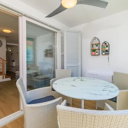 Vema 2 Apartment Selce